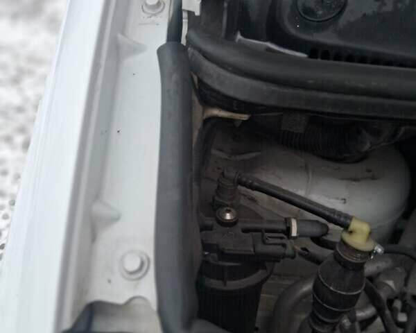 Белый Рено Трафик, объемом двигателя 2 л и пробегом 221 тыс. км за 8600 $, фото 19 на Automoto.ua