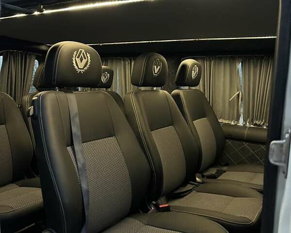 Білий Рено Трафік, об'ємом двигуна 2 л та пробігом 308 тис. км за 9500 $, фото 5 на Automoto.ua