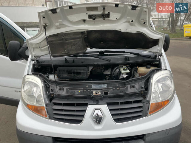 Белый Рено Трафик, объемом двигателя 1.9 л и пробегом 327 тыс. км за 8450 $, фото 21 на Automoto.ua
