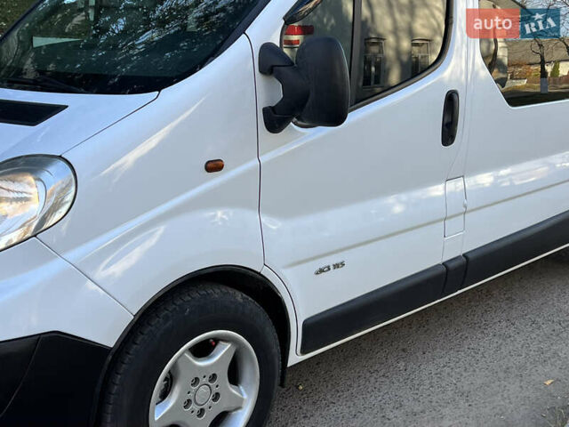 Белый Рено Трафик, объемом двигателя 2 л и пробегом 470 тыс. км за 8650 $, фото 7 на Automoto.ua