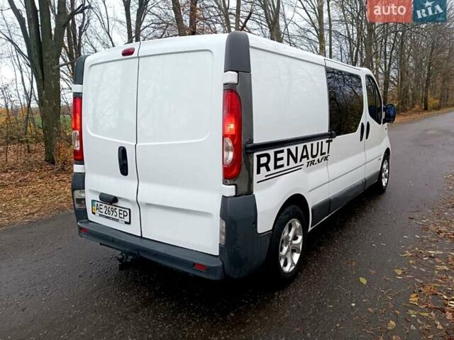Білий Рено Трафік, об'ємом двигуна 2 л та пробігом 380 тис. км за 8800 $, фото 5 на Automoto.ua