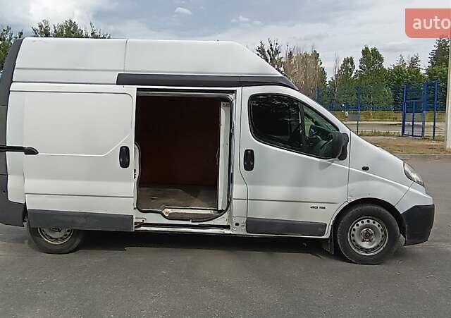 Белый Рено Трафик, объемом двигателя 2 л и пробегом 512 тыс. км за 4000 $, фото 4 на Automoto.ua