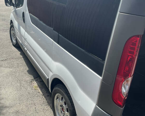 Белый Рено Трафик, объемом двигателя 2.46 л и пробегом 326 тыс. км за 9900 $, фото 13 на Automoto.ua