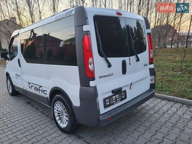 Белый Рено Трафик, объемом двигателя 2 л и пробегом 261 тыс. км за 8999 $, фото 19 на Automoto.ua