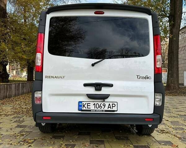 Белый Рено Трафик, объемом двигателя 2 л и пробегом 250 тыс. км за 8700 $, фото 22 на Automoto.ua