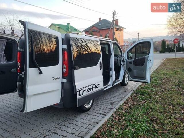Белый Рено Трафик, объемом двигателя 2 л и пробегом 261 тыс. км за 8999 $, фото 39 на Automoto.ua