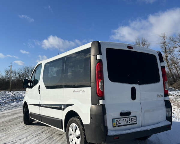 Белый Рено Трафик, объемом двигателя 2 л и пробегом 151 тыс. км за 7500 $, фото 9 на Automoto.ua