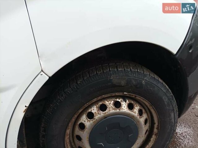 Белый Рено Трафик, объемом двигателя 1.9 л и пробегом 268 тыс. км за 6000 $, фото 13 на Automoto.ua