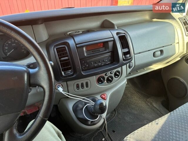 Белый Рено Трафик, объемом двигателя 2 л и пробегом 346 тыс. км за 5500 $, фото 15 на Automoto.ua