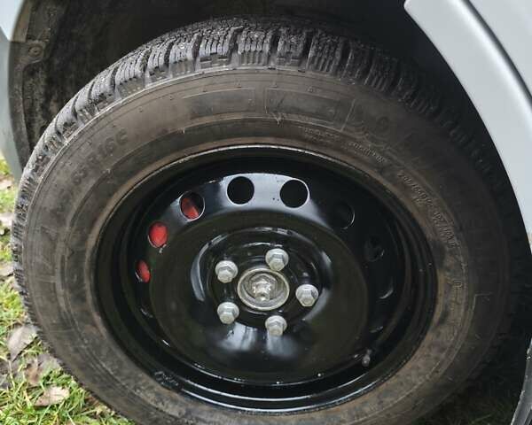 Білий Рено Трафік, об'ємом двигуна 2 л та пробігом 281 тис. км за 9000 $, фото 16 на Automoto.ua