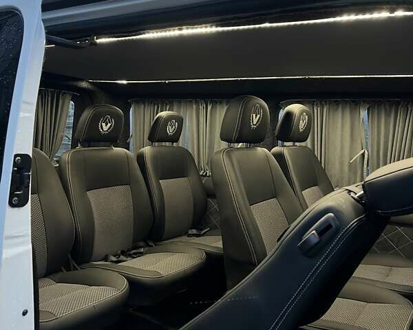 Білий Рено Трафік, об'ємом двигуна 2 л та пробігом 308 тис. км за 9500 $, фото 9 на Automoto.ua