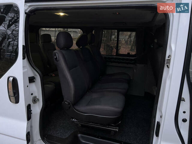 Белый Рено Трафик, объемом двигателя 2 л и пробегом 400 тыс. км за 9200 $, фото 19 на Automoto.ua