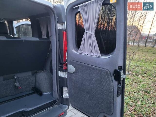 Белый Рено Трафик, объемом двигателя 2 л и пробегом 261 тыс. км за 8999 $, фото 65 на Automoto.ua