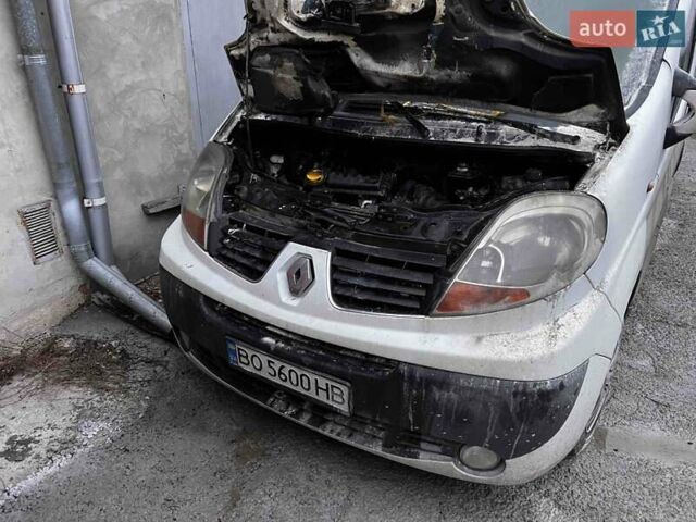 Белый Рено Трафик, объемом двигателя 2 л и пробегом 250 тыс. км за 5500 $, фото 7 на Automoto.ua