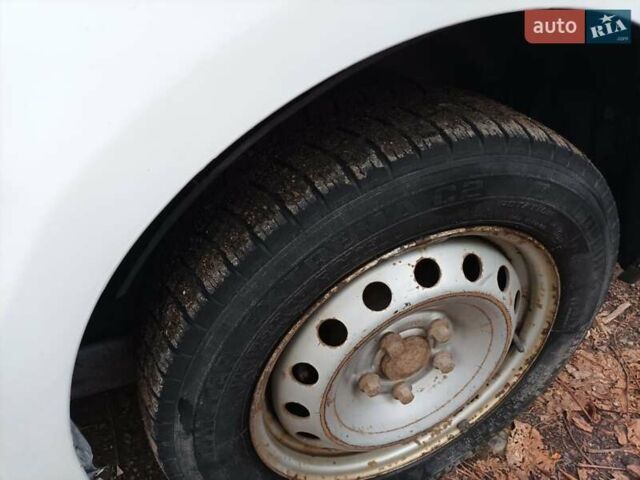 Белый Рено Трафик, объемом двигателя 1.9 л и пробегом 268 тыс. км за 6000 $, фото 11 на Automoto.ua