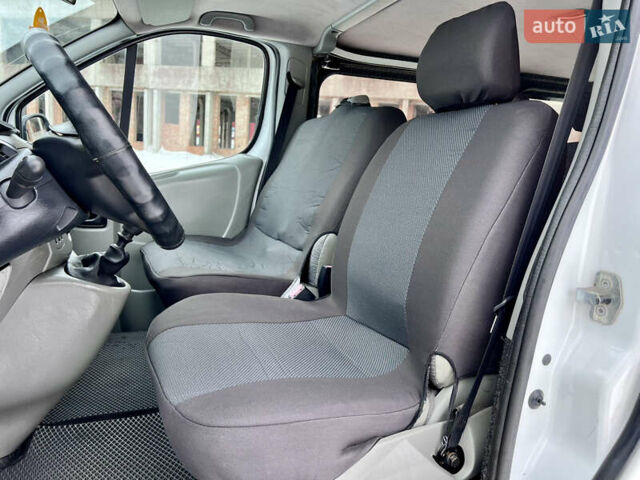 Белый Рено Трафик, объемом двигателя 2 л и пробегом 274 тыс. км за 7499 $, фото 15 на Automoto.ua