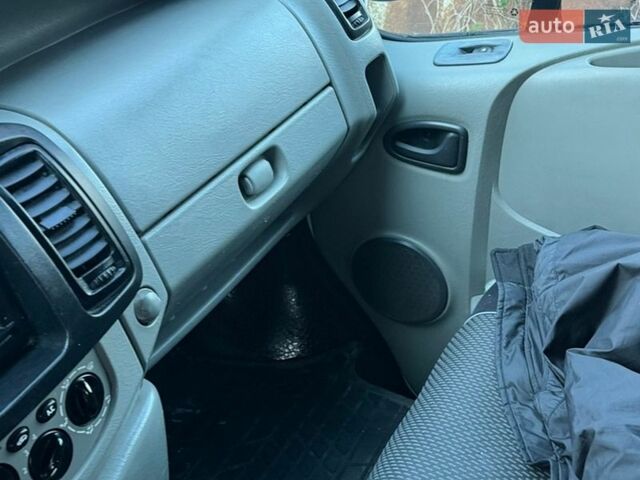 Белый Рено Трафик, объемом двигателя 2 л и пробегом 381 тыс. км за 5500 $, фото 8 на Automoto.ua