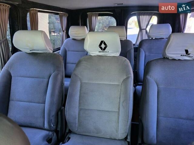 Білий Рено Трафік, об'ємом двигуна 2 л та пробігом 228 тис. км за 9400 $, фото 88 на Automoto.ua
