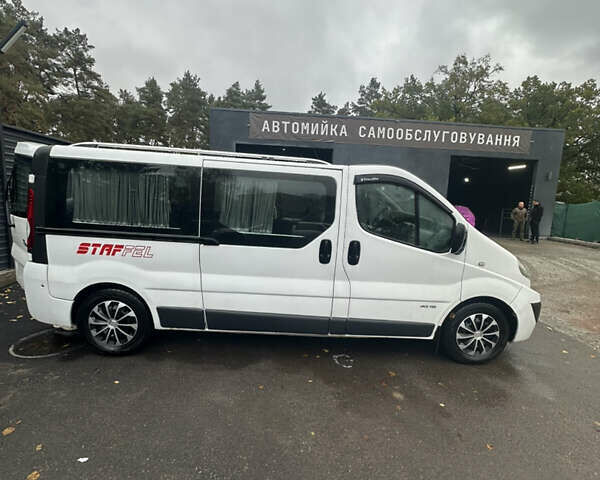 Белый Рено Трафик, объемом двигателя 2 л и пробегом 410 тыс. км за 8800 $, фото 4 на Automoto.ua