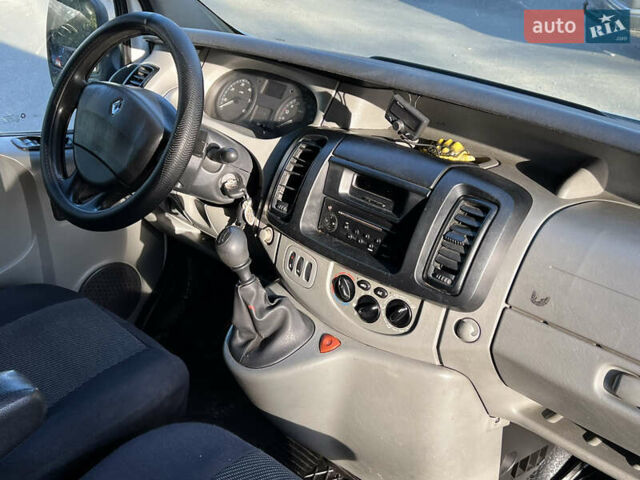 Белый Рено Трафик, объемом двигателя 2 л и пробегом 470 тыс. км за 8650 $, фото 34 на Automoto.ua