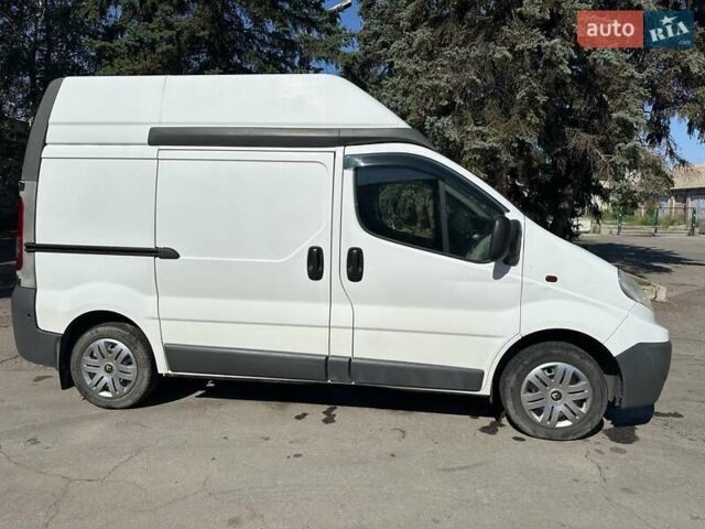 Белый Рено Трафик, объемом двигателя 2 л и пробегом 360 тыс. км за 7000 $, фото 3 на Automoto.ua