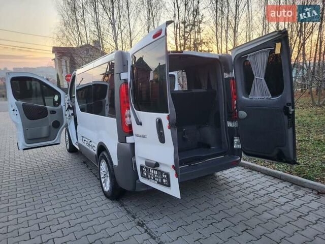 Белый Рено Трафик, объемом двигателя 2 л и пробегом 261 тыс. км за 8999 $, фото 41 на Automoto.ua