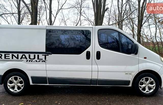Білий Рено Трафік, об'ємом двигуна 2 л та пробігом 380 тис. км за 8800 $, фото 7 на Automoto.ua