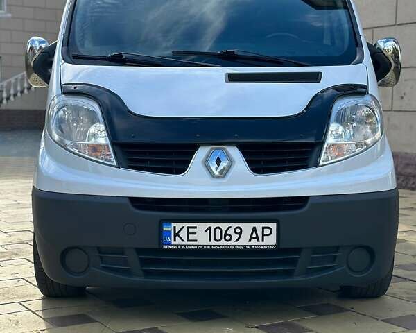 Белый Рено Трафик, объемом двигателя 2 л и пробегом 250 тыс. км за 8700 $, фото 24 на Automoto.ua