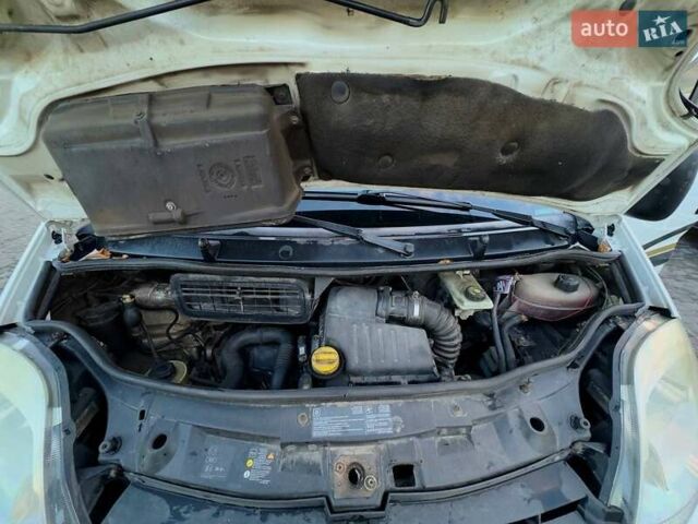 Белый Рено Трафик, объемом двигателя 2 л и пробегом 412 тыс. км за 8500 $, фото 8 на Automoto.ua