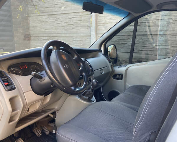 Білий Рено Трафік, об'ємом двигуна 2 л та пробігом 326 тис. км за 6850 $, фото 9 на Automoto.ua