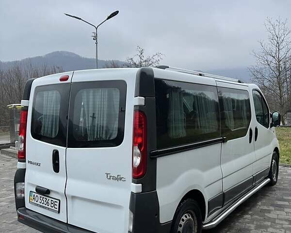 Білий Рено Трафік, об'ємом двигуна 2 л та пробігом 308 тис. км за 9500 $, фото 2 на Automoto.ua