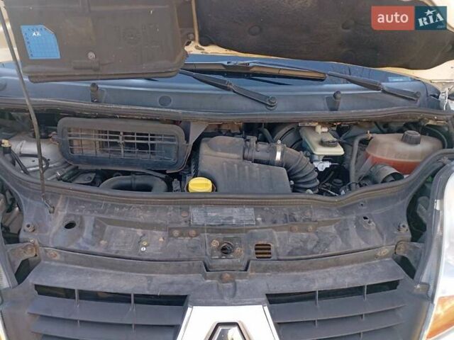 Білий Рено Трафік, об'ємом двигуна 2 л та пробігом 325 тис. км за 7600 $, фото 7 на Automoto.ua