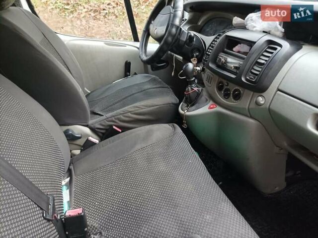 Белый Рено Трафик, объемом двигателя 1.9 л и пробегом 268 тыс. км за 6000 $, фото 16 на Automoto.ua