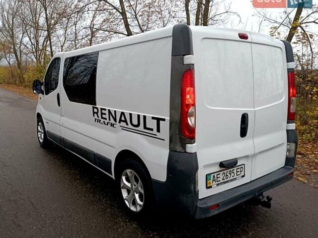 Білий Рено Трафік, об'ємом двигуна 2 л та пробігом 380 тис. км за 8800 $, фото 3 на Automoto.ua