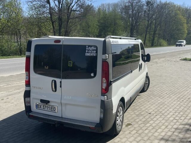 Белый Рено Трафик, объемом двигателя 2 л и пробегом 352 тыс. км за 9300 $, фото 4 на Automoto.ua