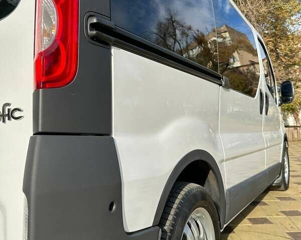 Белый Рено Трафик, объемом двигателя 2 л и пробегом 250 тыс. км за 8700 $, фото 21 на Automoto.ua
