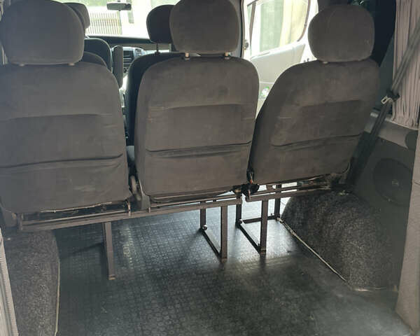 Белый Рено Трафик, объемом двигателя 2.46 л и пробегом 326 тыс. км за 9900 $, фото 5 на Automoto.ua