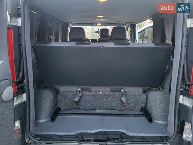 Белый Рено Трафик, объемом двигателя 2 л и пробегом 261 тыс. км за 8999 $, фото 66 на Automoto.ua