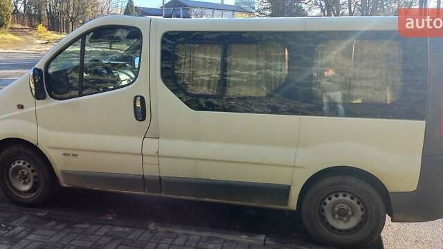 Белый Рено Трафик, объемом двигателя 2 л и пробегом 220 тыс. км за 7200 $, фото 3 на Automoto.ua