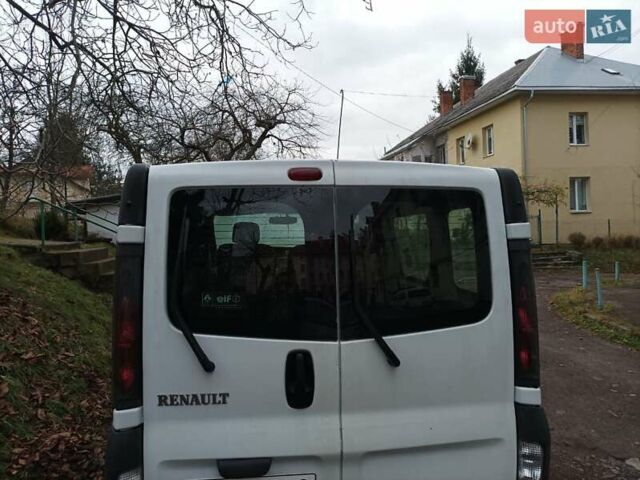 Белый Рено Трафик, объемом двигателя 1.9 л и пробегом 268 тыс. км за 6000 $, фото 8 на Automoto.ua