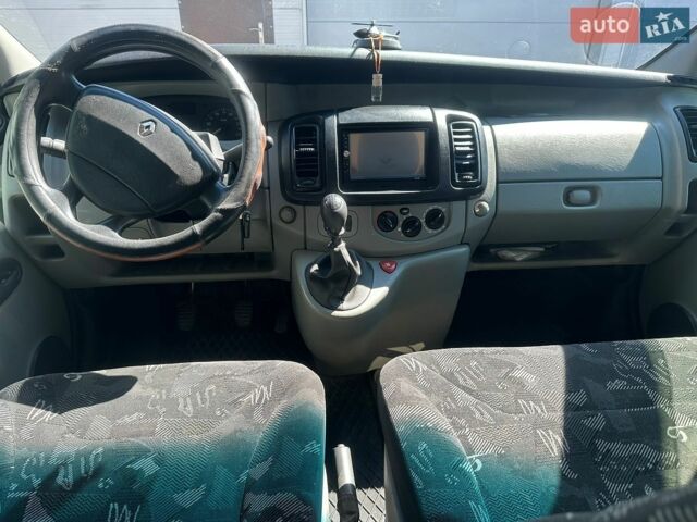 Білий Рено Трафік, об'ємом двигуна 2 л та пробігом 380 тис. км за 9290 $, фото 6 на Automoto.ua