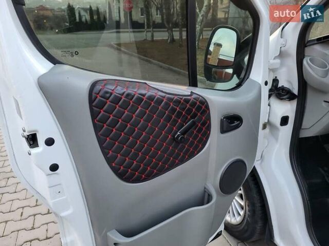 Белый Рено Трафик, объемом двигателя 2 л и пробегом 261 тыс. км за 8999 $, фото 62 на Automoto.ua