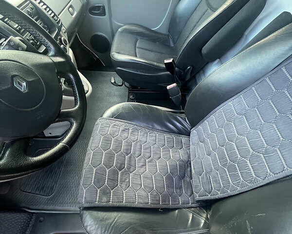 Білий Рено Трафік, об'ємом двигуна 2.46 л та пробігом 347 тис. км за 9000 $, фото 9 на Automoto.ua