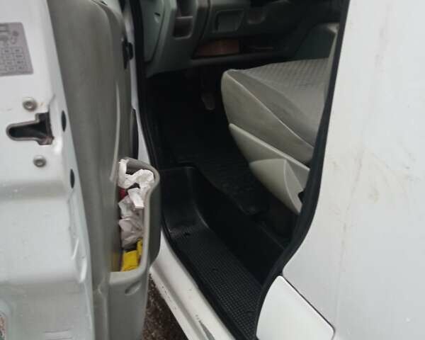 Белый Рено Трафик, объемом двигателя 1.87 л и пробегом 291 тыс. км за 7000 $, фото 3 на Automoto.ua