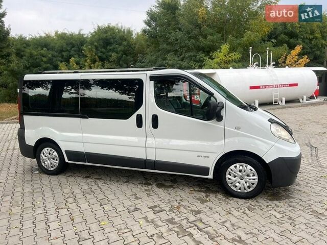 Белый Рено Трафик, объемом двигателя 2.46 л и пробегом 257 тыс. км за 9700 $, фото 3 на Automoto.ua