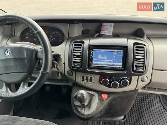 Білий Рено Трафік, об'ємом двигуна 2 л та пробігом 332 тис. км за 9199 $, фото 12 на Automoto.ua