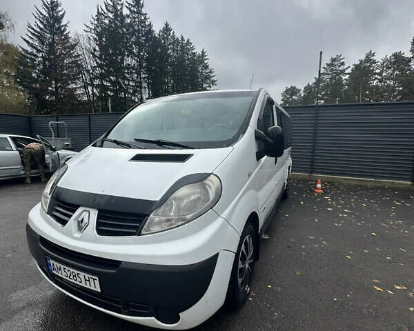 Белый Рено Трафик, объемом двигателя 2 л и пробегом 410 тыс. км за 8800 $, фото 6 на Automoto.ua