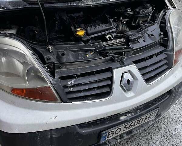 Белый Рено Трафик, объемом двигателя 2 л и пробегом 250 тыс. км за 5500 $, фото 4 на Automoto.ua