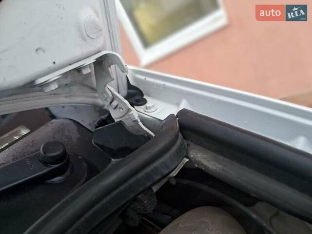 Белый Рено Трафик, объемом двигателя 2 л и пробегом 221 тыс. км за 8600 $, фото 17 на Automoto.ua