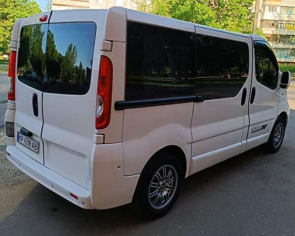 Белый Рено Трафик, объемом двигателя 2 л и пробегом 327 тыс. км за 7300 $, фото 1 на Automoto.ua